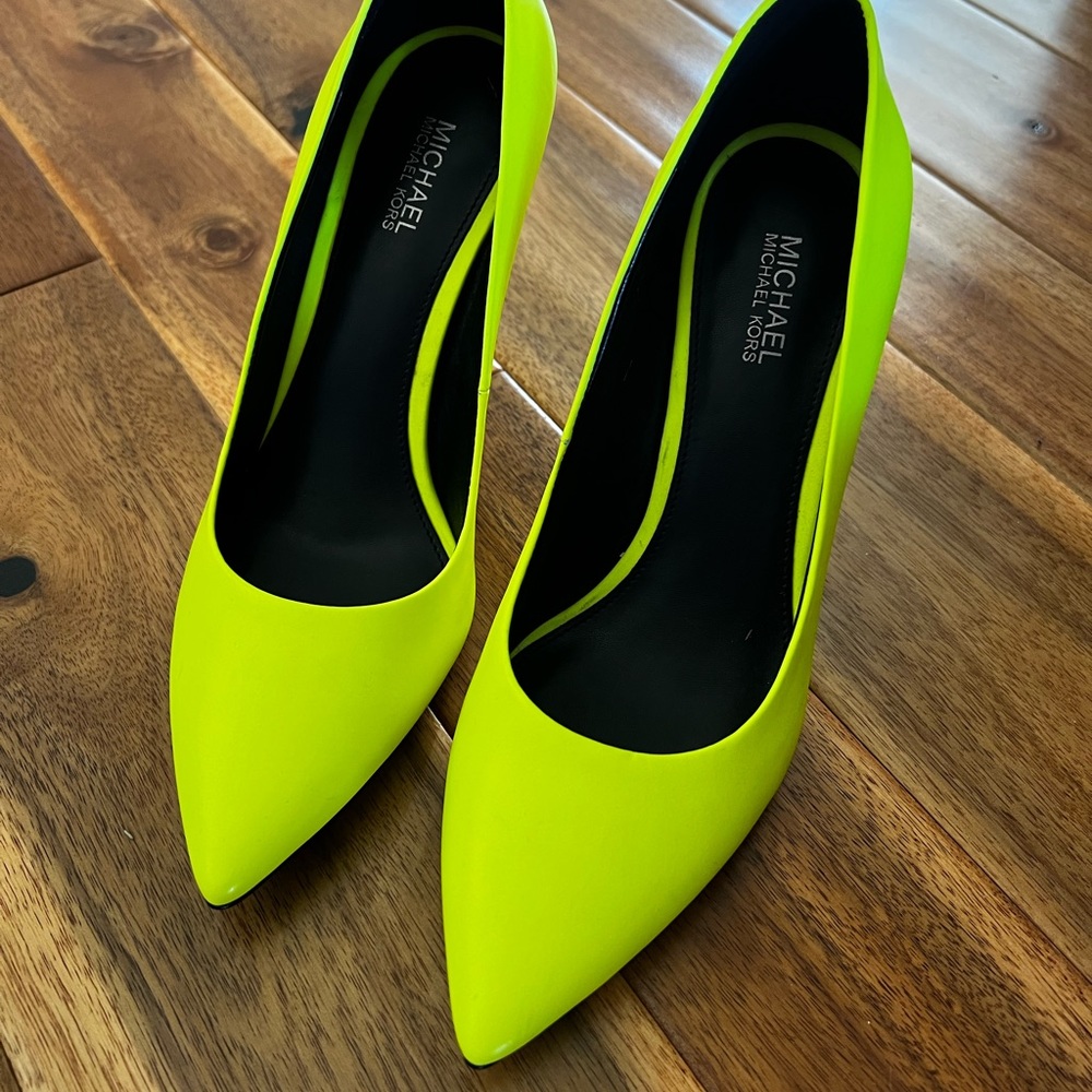 Michael Kors Claire Pumps